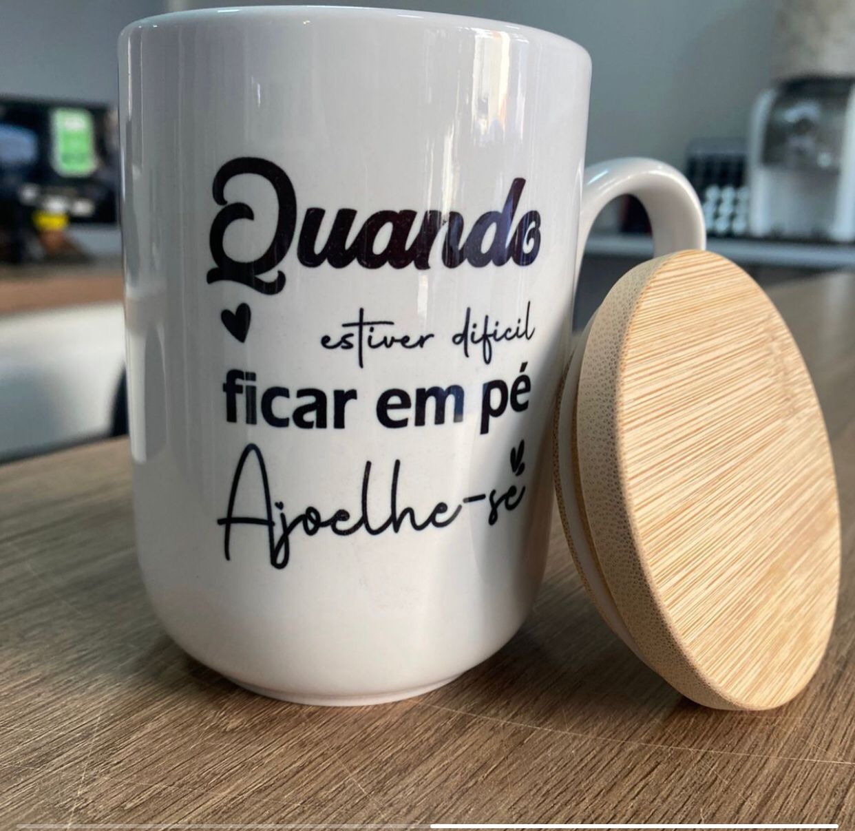Caneca de Porcelana com Tampa de Bambu